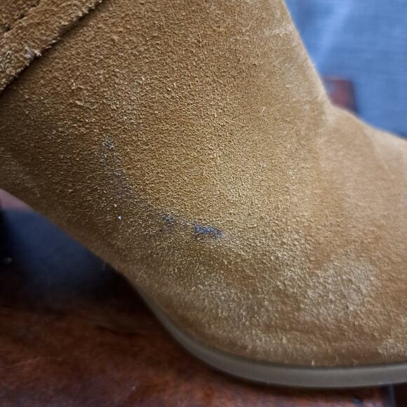 Koolaburra Ugg Chestnut Brown Suede Samiah Buckle Ankle Heeled Bootie Size: 9.5 - Picture 10 of 11